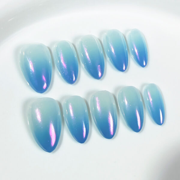 Handmade Minimalist Aurora Nails - Pure and Fresh Spray Gradient Blue Wearable False Nails ✨💅 - 图片 2