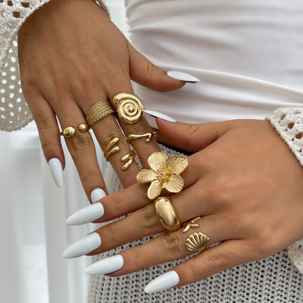 Minimalist Fresh Short Nails – Pure White Gradient Wearable False Nails ✨💅 - 图片 4