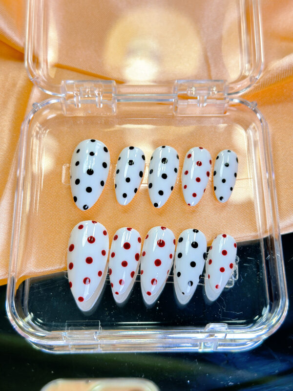 Cream Vintage Polka Dot Press-On Nails - 图片 3