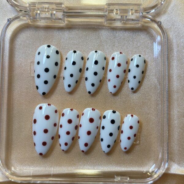 Cream Vintage Polka Dot Press-On Nails - 图片 4